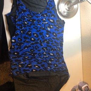 Blue cheetah print high-low no sleeveless shirt